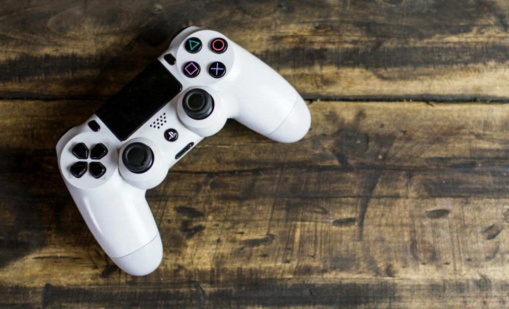 Wired vs. Wireless Controller